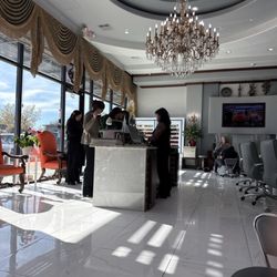CityLine Nail & Spa - Entrance hostess