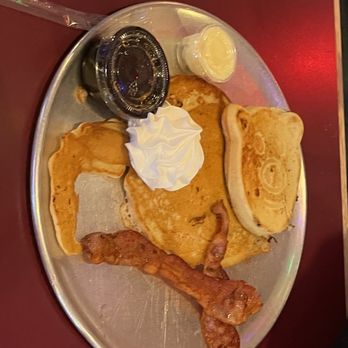 Smokin' Little Diner - Piggy platter for the kids. Sorry it's a bit of a skewed pic! - Barbeque Near Me - Depew, New York Smokin' Little Diner - Piggy platter for the kids. Sorry it's a bit of a skewed pic! - Barbeque Near Me - Depew, New York