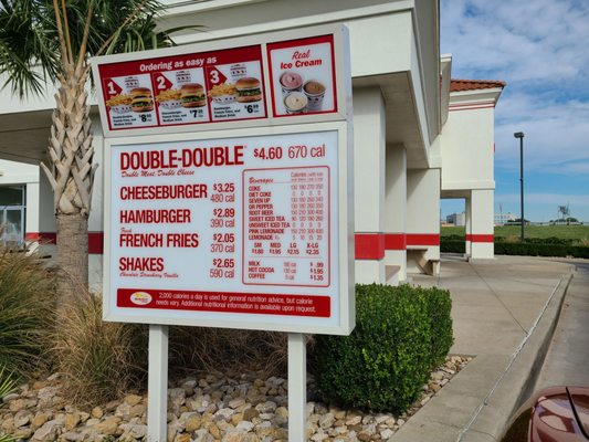 In-N-Out Burger by null