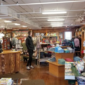 Mangy Moose - Souvenir Shops Near Me - Freeport, Maine