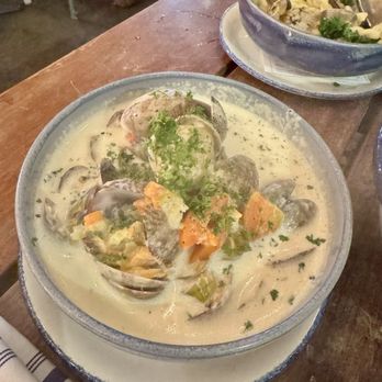Hog Island Oyster Co - Clam chowder - Seafood Near Me - Napa, California Hog Island Oyster Co - Clam chowder - Seafood Near Me - Napa, California