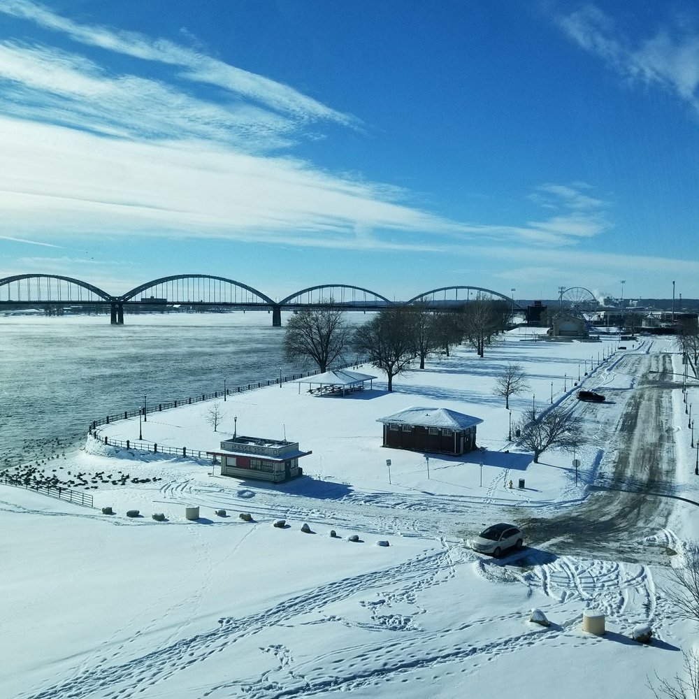 Davenport Skybridge - To da right - Landmarks & Historical Buildings Near Me - Davenport, Iowa
