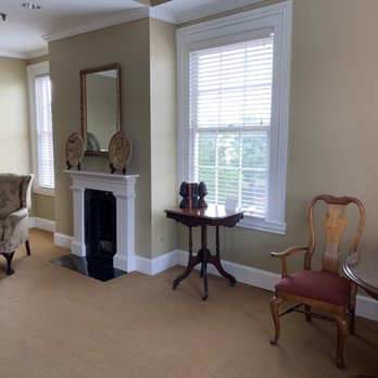 Presidents' Quarters Inn - Living room - Bed & Breakfast Near Me - Savannah, Georgia