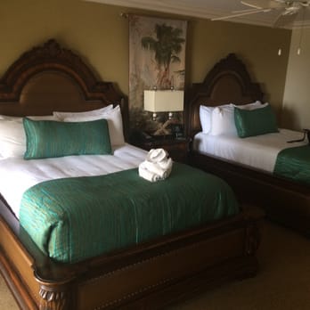 Pacific Terrace Hotel - Our double queen room - San Diego, CA