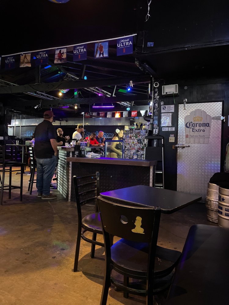 THE BREAK ROOM Updated October 2024 144 Photos & 111 Reviews 601