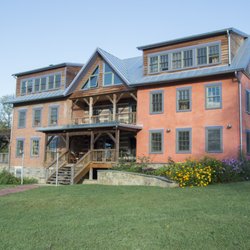ZigBone Farm Retreat - Front of lodge