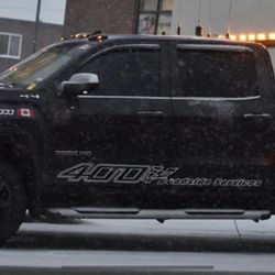 400 Roadside Services - Towing  breakdowns. Were here too HOOK u onto us