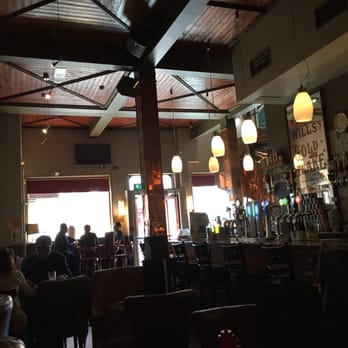 TP Smiths - bar and interior - Pubs Near Me - Dublin, D