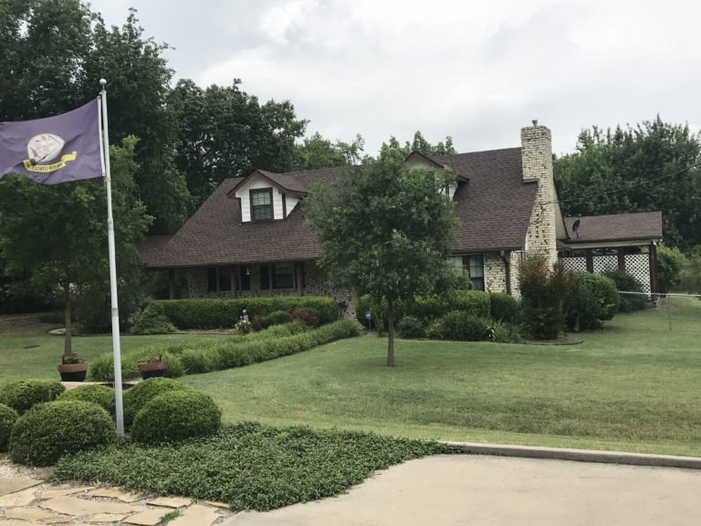 Slide of T&R Roofing