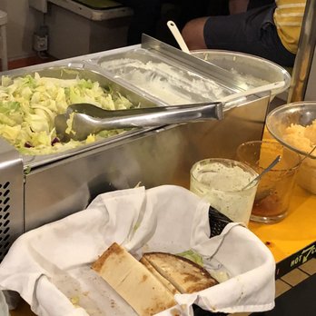 Der Wiener Deewan - Buffet table. Can see the bread, Raita (yoghurt chutney), plum chutney, suji halwa (can eat for dessert or food. - Pakistani Near Me - Vienna, 9 Der Wiener Deewan - Buffet table. Can see the bread, Raita (yoghurt chutney), plum chutney, suji halwa (can eat for dessert or food. - Pakistani Near Me - Vienna, 9