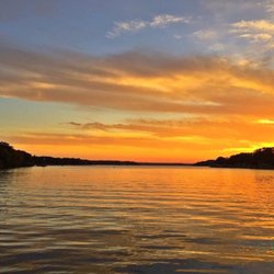 Lake House Cabins - Beautiful sunsets!