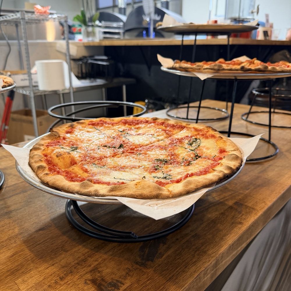 Solamente Pizza - PIZZA MARGHERITA - Pizza Near Me - Las Vegas, Nevada Solamente Pizza - PIZZA MARGHERITA - Pizza Near Me - Las Vegas, Nevada