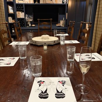 Bonita Bonita - Wine Tasting Room Near Me - Napa, California