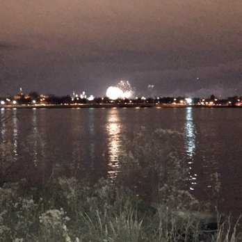 Cooper River Park - Philadelphia's 2017 New Years Eve Fireworks from the Cooper River - Boating Near Me Cooper River Park - Philadelphia's 2017 New Years Eve Fireworks from the Cooper River - Boating Near Me
