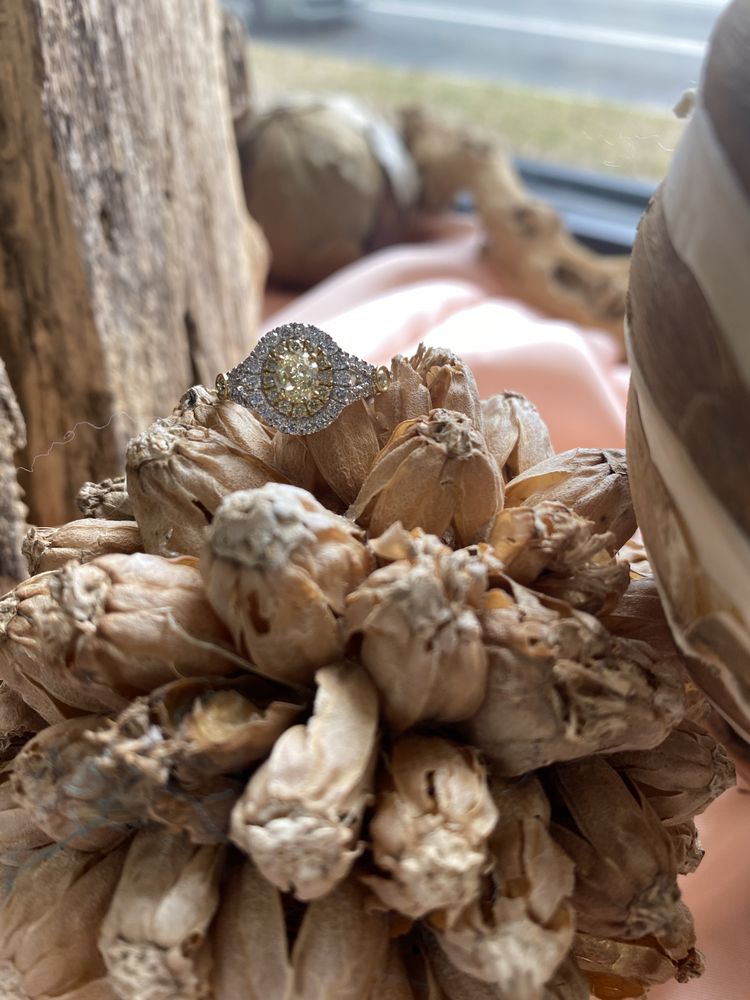 SMITH & SON JEWELERS Updated September 2024 58 Photos & 34 Reviews 735 Sumner Ave