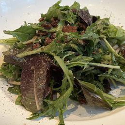 Field Green, Pear & Candied Pecan Salad Field Green, Pear & Candied Pecan Salad