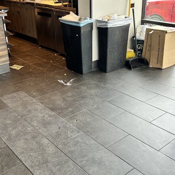 Starbucks - Trash, filthy counters, bathrooms are awful, music SO LOUD - Coffee & Tea Near Me - Spanish Fork, Utah