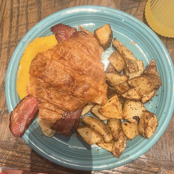 Cafe Raymond - Croissant Breakfast Sandwich - Breakfast & Brunch Near Me - Pittsburgh, Pennsylvania