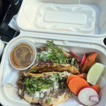 Tacos Y Mariscos Las Islitas - Food Trucks Near Me - Kahului, Hawaii Tacos Y Mariscos Las Islitas - Food Trucks Near Me - Kahului, Hawaii