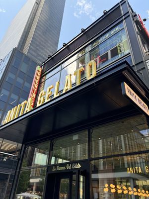 Anita La Mamma del Gelato by null