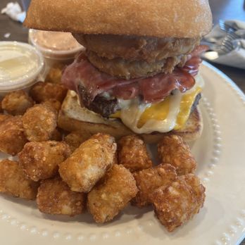 Mid Town Grill - Carnivore Burger - Seafood Near Me - Winston, Oregon