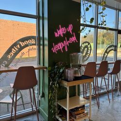 Sleepyhead Coffee - That neon sign tho