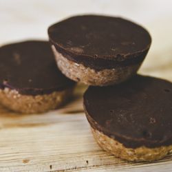 Raw Trainer - Almond butter cups