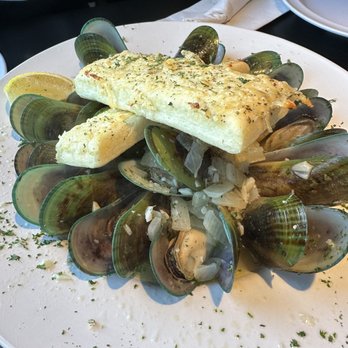 PizMo Cafe - Mussles in white wine - Pizza Near Me - Pismo Beach, California