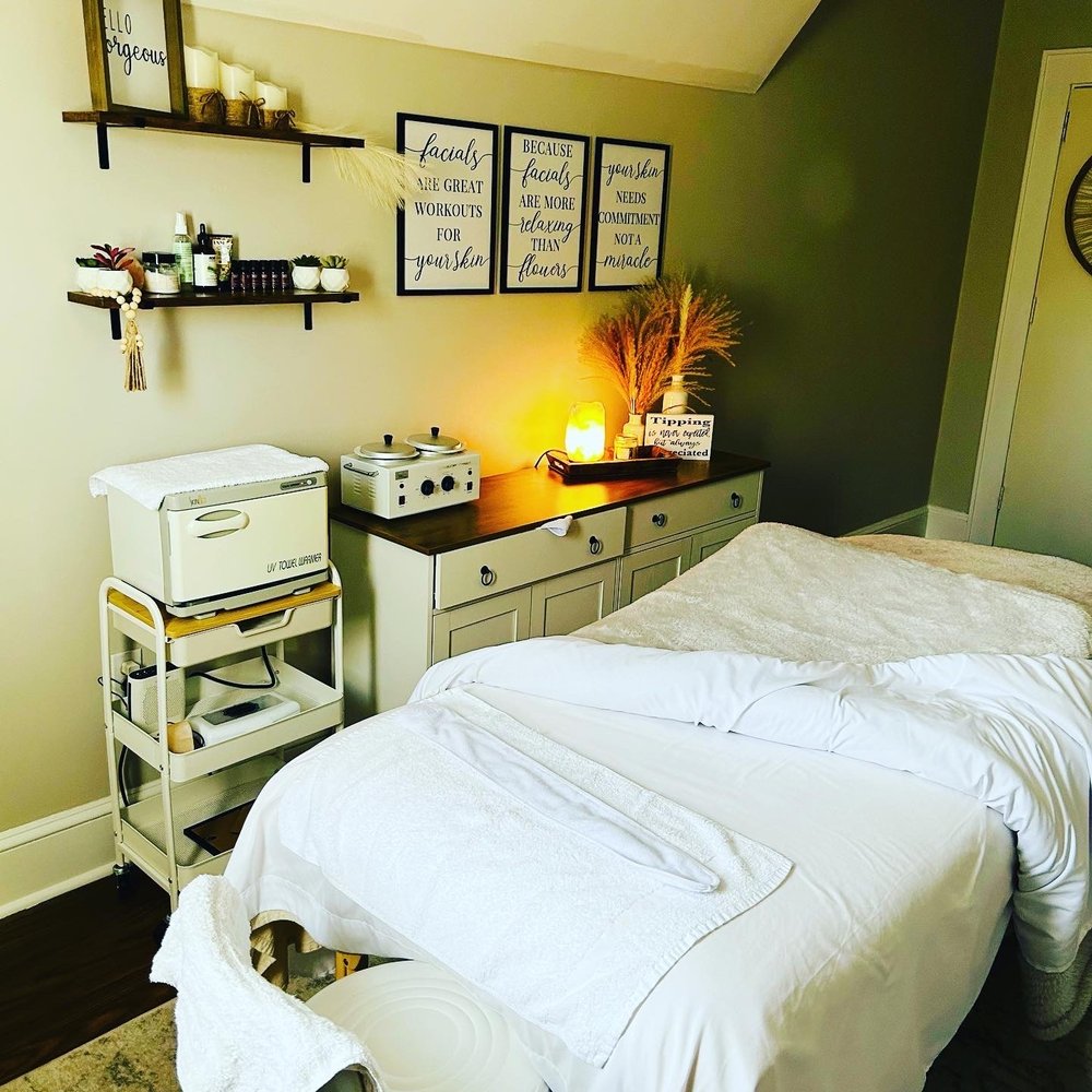 Augusta Place Salon Image