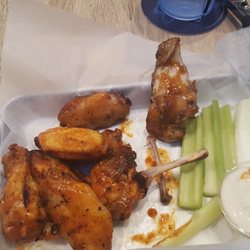 MJs Grill - Honey hot wings