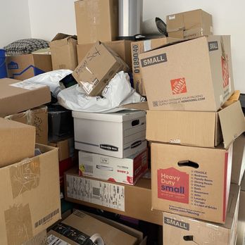 Level15 Moving - As you can see, they even stacked open boxes on top of it. Other open boxes. Don't use level 15. - Movers Near Me - Las Vegas, Nevada