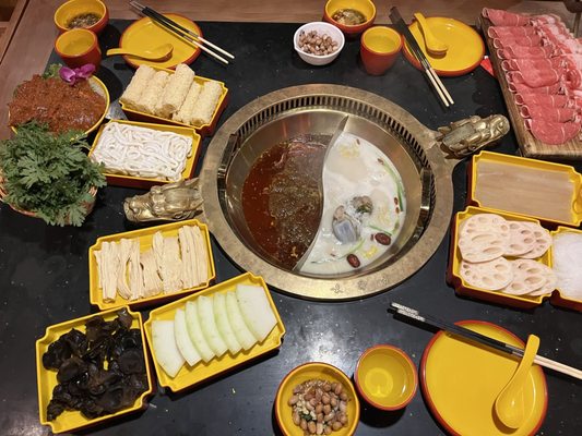 Wei Shu Wu Hot Pot 味蜀吾火锅 by null