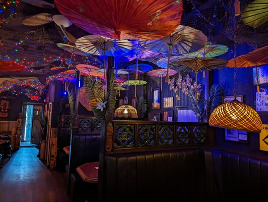 Mutiny Bar by null