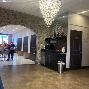 Unique Threading & Body Wax - Foyer-Front - Skin Care Near Me - Dunwoody, Georgia Unique Threading & Body Wax - Foyer-Front - Skin Care Near Me - Dunwoody, Georgia