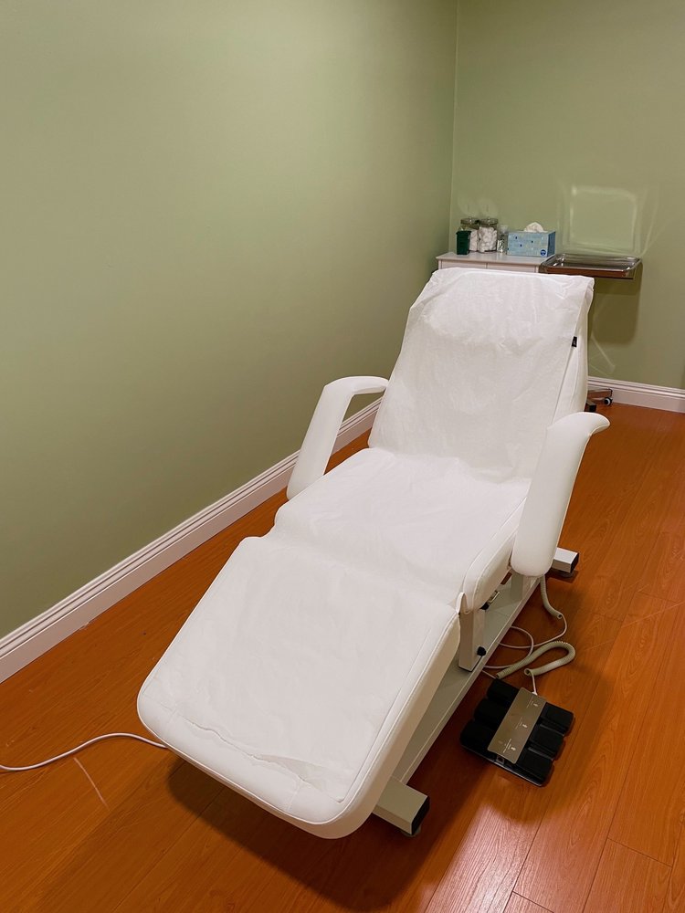 Delight Skin Clinic Logo