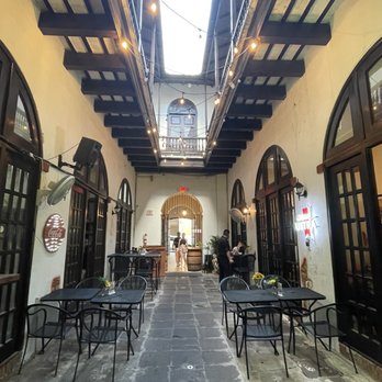 Bari - From the corner of the bar looking to the entrance - Pizza Near Me - San Juan, Puerto Rico