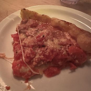 Lou Malnati's Pizzeria - Pizza Near Me - Chicago, Illinois