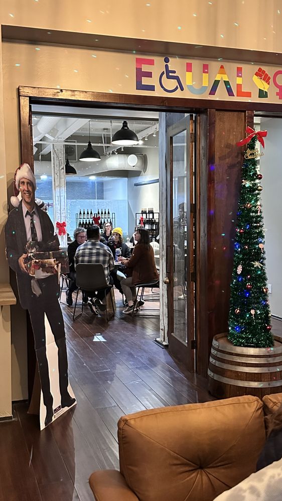 Teneral Cellars Tasting Room and Wine Lounge - vineyard in Sacramento, CA