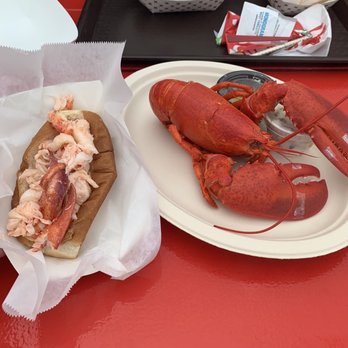 Cape Pier Chowder House - Best priced lobster roll and dinner! - Seafood Near Me - Kennebunkport, Maine Cape Pier Chowder House - Best priced lobster roll and dinner! - Seafood Near Me - Kennebunkport, Maine