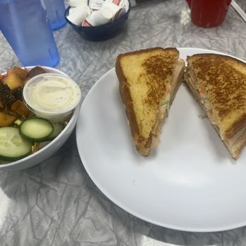 Delaney’s Diner - Sandwich & salad - Diners Near Me - Columbus, Ohio