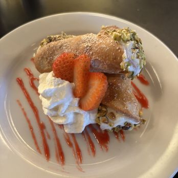 Mangia e Bevi - Cannoli was so good! - Italian Near Me - Oceanside, California