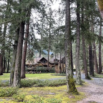 Weasku Inn Historic Resort - Hotels Near Me - Grants Pass, Oregon