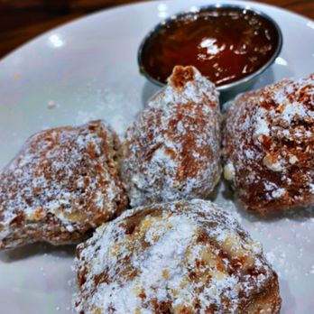 Another Broken Egg Cafe - Beignets - American Near Me - Austin, Texas