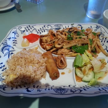 Mandarin Palace - Lunch Szechuan Chicken Special - Chinese Near Me - Santa Barbara, California Mandarin Palace - Lunch Szechuan Chicken Special - Chinese Near Me - Santa Barbara, California