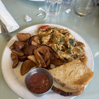 Toast - Vegan scramble with sourdough - Breakfast & Brunch Near Me - Ferndale, Michigan Toast - Vegan scramble with sourdough - Breakfast & Brunch Near Me - Ferndale, Michigan