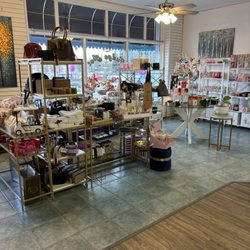 The Fudge Pot - The little gifts inside