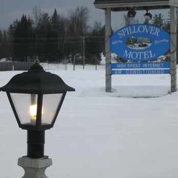 Spillover Motel - Welcome Skiers, snowmobilers, snowshoers, ice fishermen, and anyone who loves the outdoors! - Hotels Near Me - Stratton, Maine Spillover Motel - Welcome Skiers, snowmobilers, snowshoers, ice fishermen, and anyone who loves the outdoors! - Hotels Near Me - Stratton, Maine