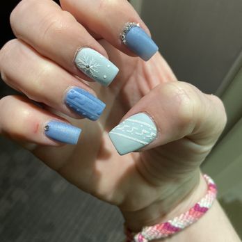Model Nails - Christmas nails! - Nail Salons Near Me - Hemet, California Model Nails - Christmas nails! - Nail Salons Near Me - Hemet, California