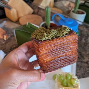 L'otus Cake Boutique - Dubai chocolate croissant cube - Patisserie/Cake Shop Near Me - Richmond, British Columbia L'otus Cake Boutique - Dubai chocolate croissant cube - Patisserie/Cake Shop Near Me - Richmond, British Columbia