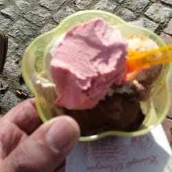 Eiscafé Venezia - Eisbecher zum Mitnehmen
